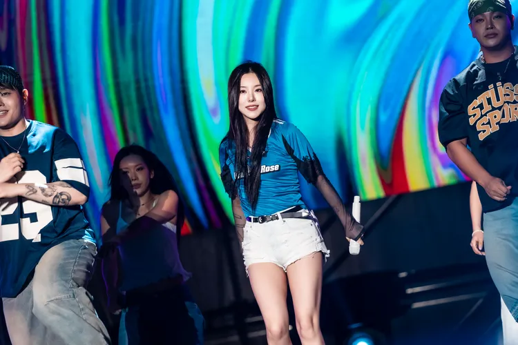 輝人又唱又跳。讀者提供