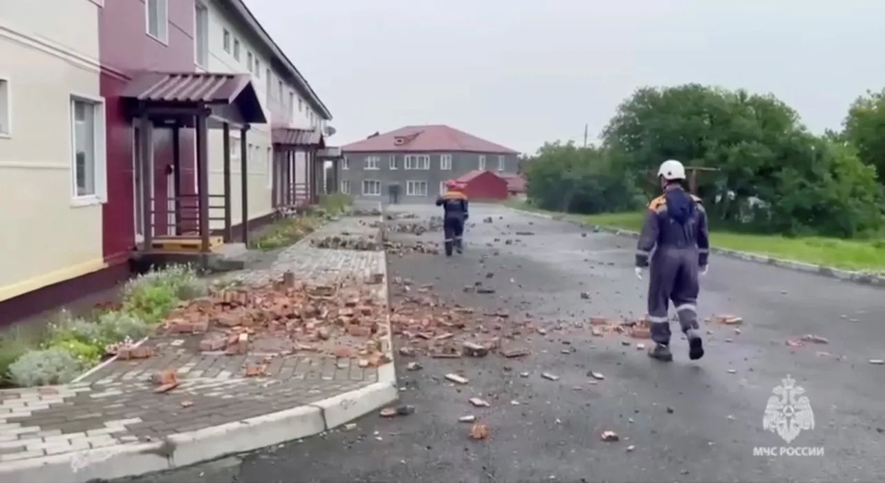 俄羅斯庫頁島地震後災情。路透社
