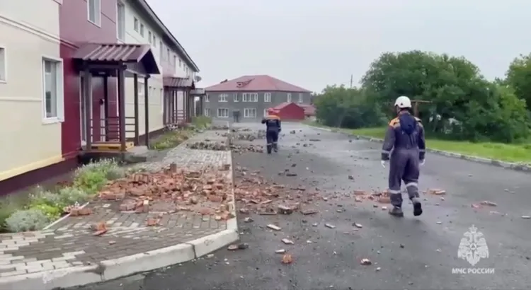 俄羅斯庫頁島地震後災情。路透社