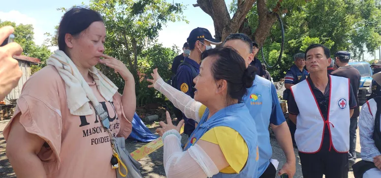 壽豐鄉長曾淑懿（中）前往慰問家屬並協助安置。鄉公所提供