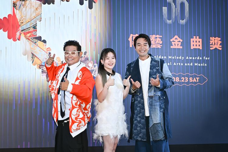 楊小黎曝爸爸是廟公　「媽媽曾丟金子給凌波」