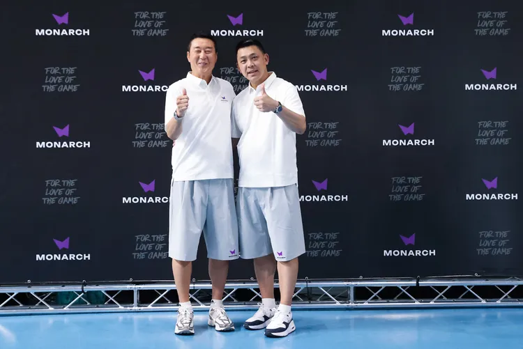 李忠熙和羅興樑合辦射手營。  主辦單位提供