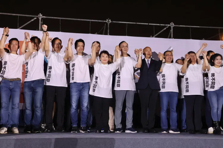 國民黨25日晚間在凱道舉辦「不同意罷免」選前之夜。莊宗達攝