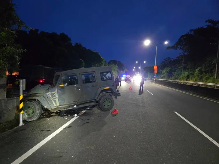 八軍團重防營軍車自撞事故原因仍有待近一步釐清。民眾提供