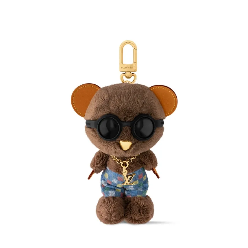 LV Louis Bear包包吊飾超級視覺,4萬1100元。品牌提供