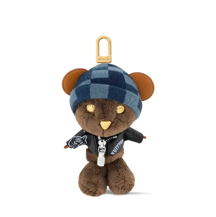 LV Louis Bear包包吊飾搖滾明星,4萬1100元。品牌提供