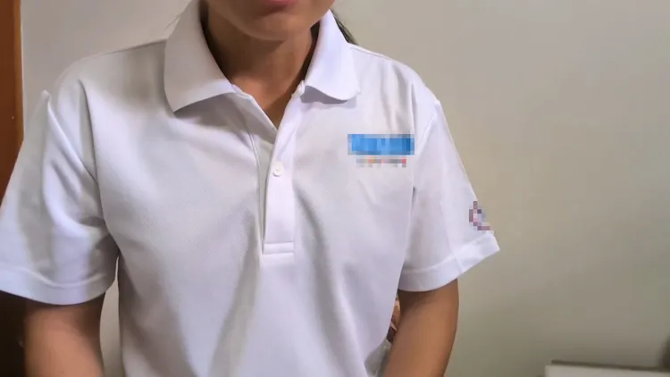 C女認為老闆施暴在先，不能片面解約，只有她能以此理由主動解約。翻攝畫面