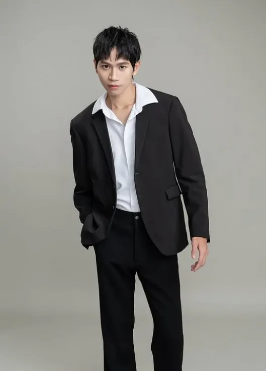 Andy最近跨行當歌手。翻攝Andy IG