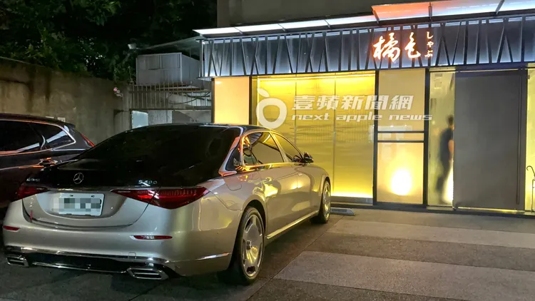 GD權志龍抵台第3天，座駕從賓士S350d升級，換乘1132萬元的邁巴赫S580。特勤中心攝