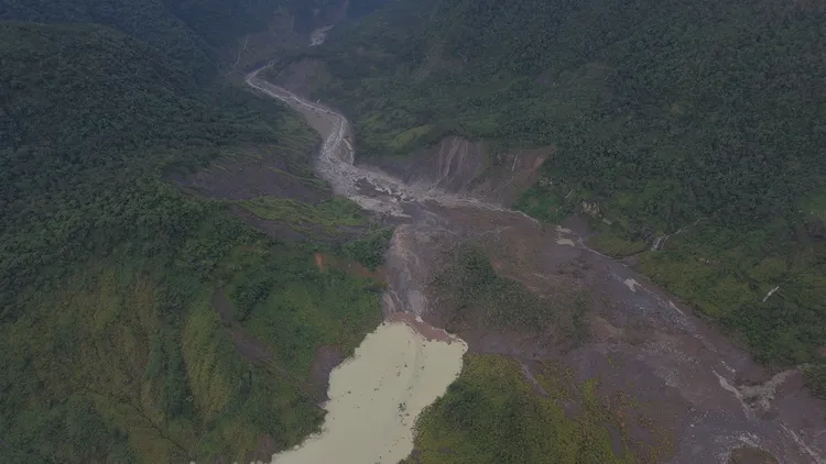 這次堰塞湖出現的位置，與921大地震出現的「草嶺潭」位置相去不遠。民眾蘇大昆提供
