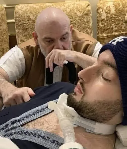 沉睡王子在醫院躺了20年。X