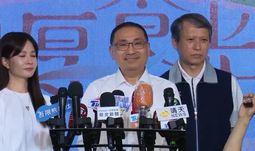 挑戰2026新北市長?黃國昌稱「成為最好選項」 侯友宜卻露齒笑了