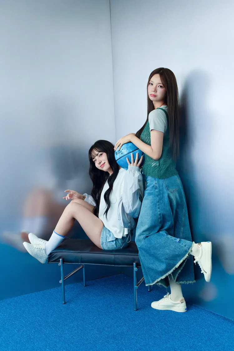 朴恩惠（左）、李素泳（右）紛紛換上日常的丹寧造型。品牌提供