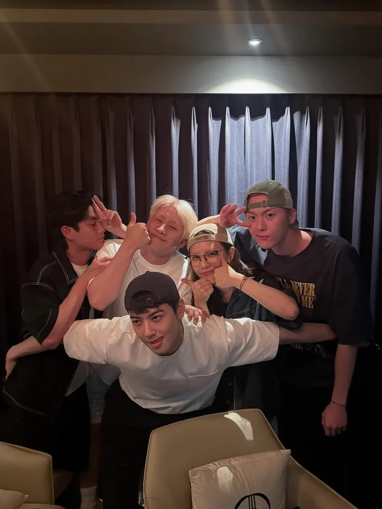 文彬妹妹秀雅也現身歡送車銀優當兵。翻攝車銀優IG