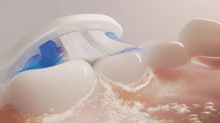 「抗敏 Pro 鑽石護敏刷」搭載每分鐘高達 3萬1000 次震動的音波流體潔力技術，帶來高達 7 倍牙菌斑潔淨力。業者提供