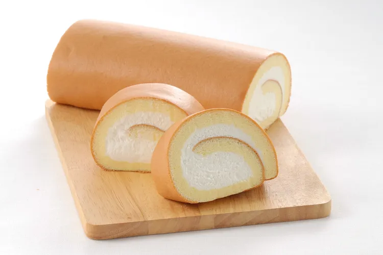 亞尼克冠軍原味生乳捲，每日新鮮製作，嚴選來自北海道乳源奶霜以及日本昭和麵粉用心特製而成，夢幻乳香成為生乳捲代名詞。業者提供