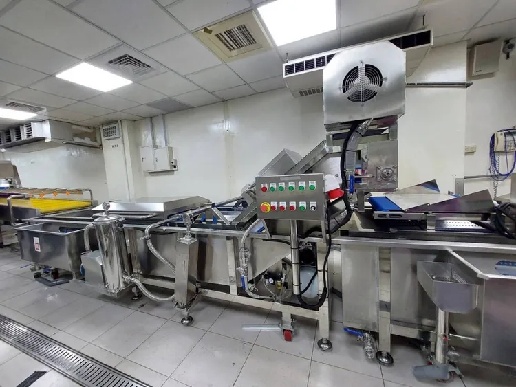 新北分署將首次拍賣「自動化蔬果清洗及裁切設備」。新北分署提供