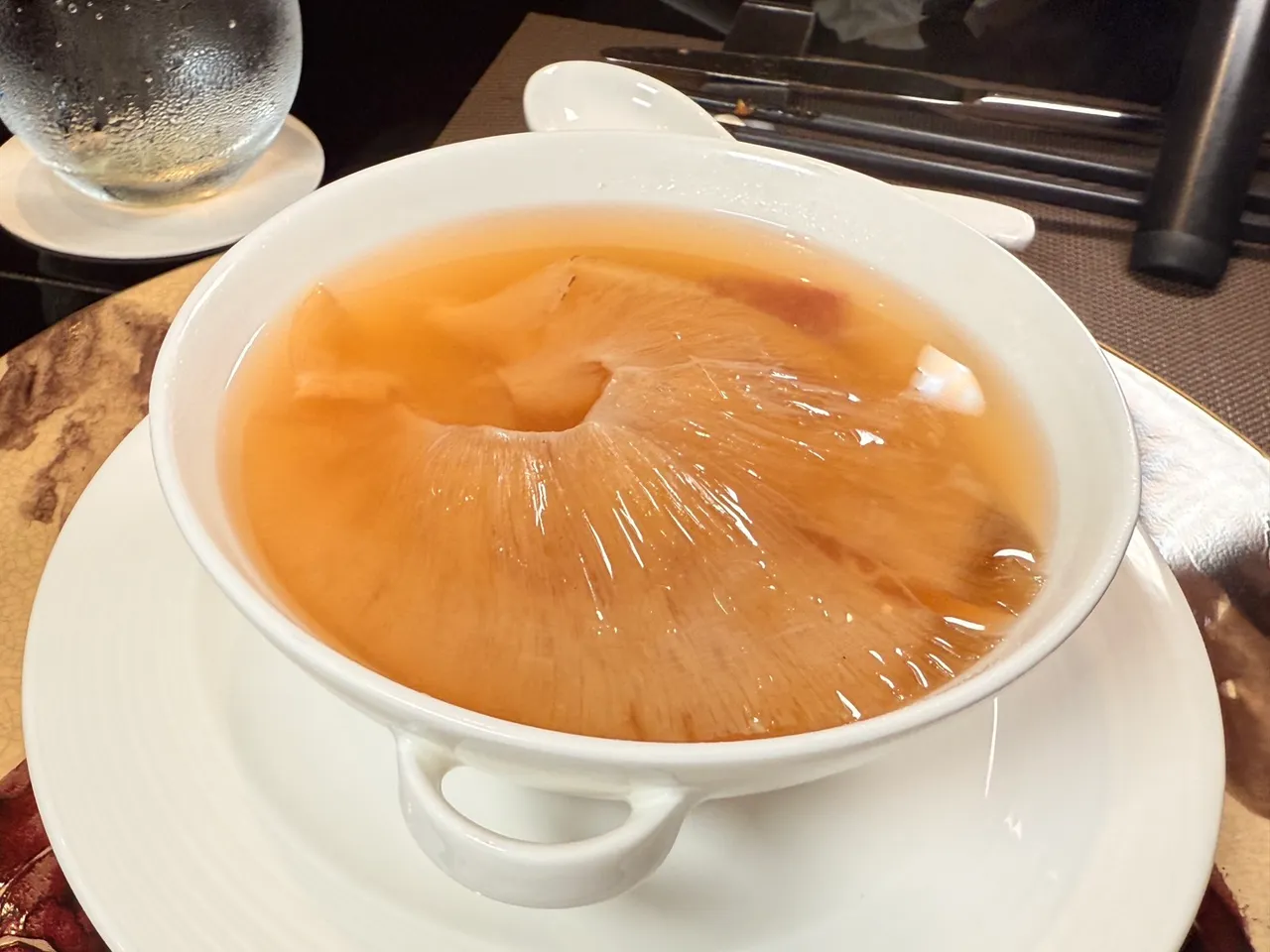 科甲上湯燉排翅。陳揚盛攝