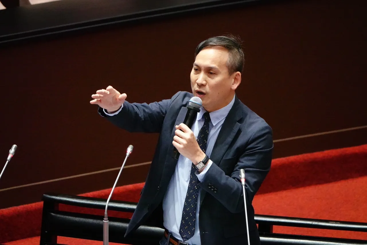 黄捷为罢免轰他不到立院开会 叶元之秀官方数据狠打脸