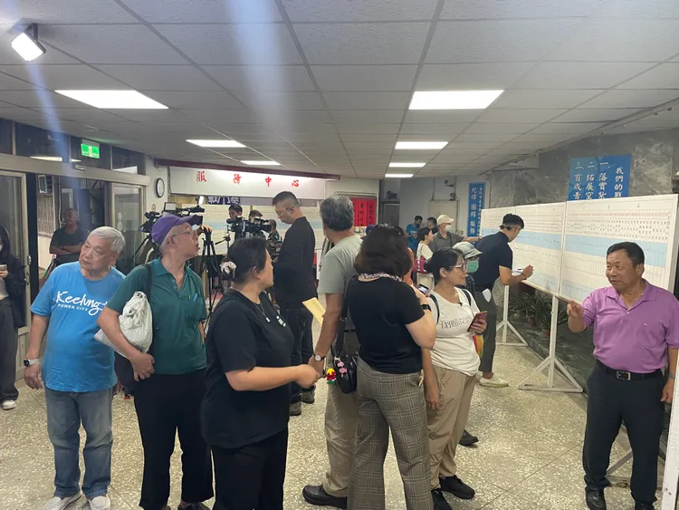 傍晚陸續有支持者進入基隆國民黨部。葉先鵬攝