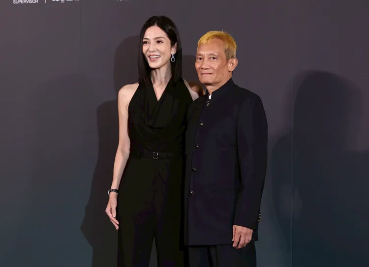 楊采妮和導演張之亮一同頒獎。彭欣偉攝