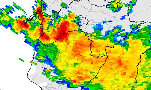 雨弹扩大12县市!气象署启动「大规模剧烈豪雨作业」