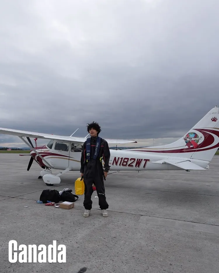 他正以成為「史上首位單飛造訪七大洲的人」為目標，為癌症研究募款100萬美元。翻攝IG