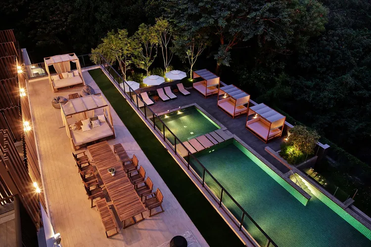 台南虎山館鄰近奇美博物館與十鼓園區，一張券即可入住雙人鼓悅客房一泊一食，6月及9至12月旺日加碼不加價。捷絲旅提供