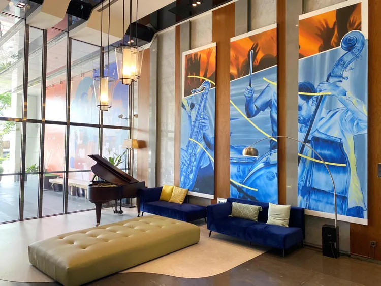 高雄中正館入住豪華四人房，若想就近至衛武營國家藝術文化中心觀賞表演，是便利實惠的住宿選擇。捷絲旅提供