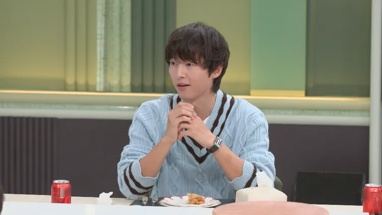 宋仲基上節目公開自家冰箱，內容物充滿異國情調。中天綜合台提供