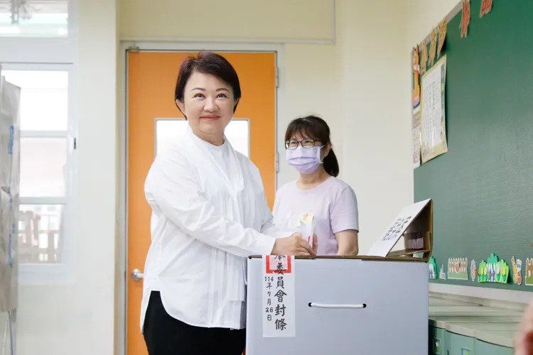 盧秀燕上午完成罷免案投票，過程中未接受媒體採訪。民眾提供