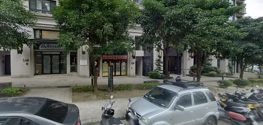 人行道長青苔害滑倒摔傷 男求國賠193萬!這原因大逆轉判免賠