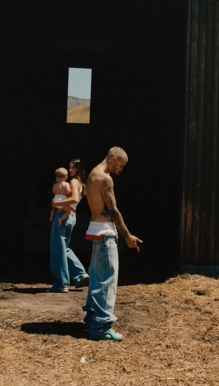 小賈斯汀新專輯，老婆海莉、兒子傑克都入鏡。翻攝小賈斯汀IG