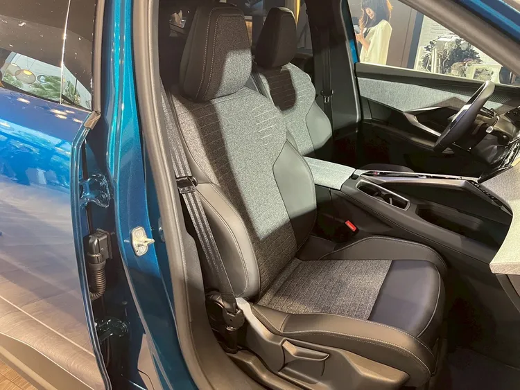 GT車型搭載德國AGR背脊健康協會座椅認證，提升乘坐品質。周奕豪攝