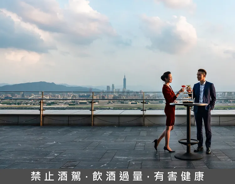 台北萬豪酒店十周年活動「十載非凡‧百萬大抽獎」，總共超過350個獎項、總價值超過100萬元，此為INGE’S Bar&Grill。業者提供