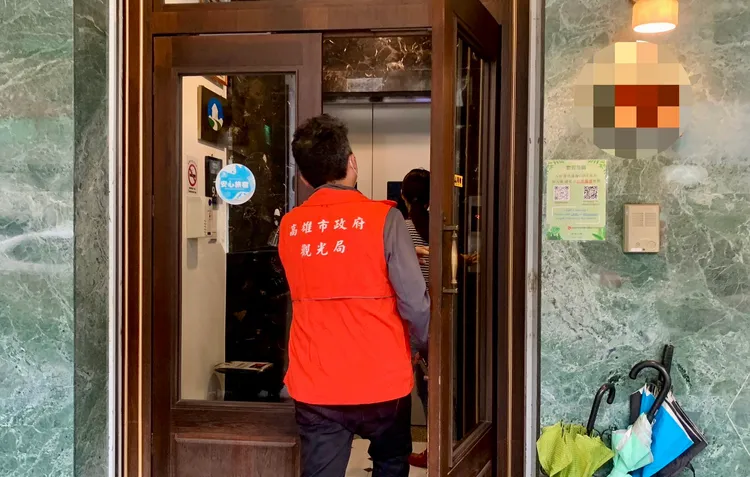 「南喃至嶼」雙人房備查房價為6,800元，查10/18訂單，房價7,138元，超出備查房價338元，超出備查房價未滿新台幣500元，處1萬元罰鍰。觀光局提供