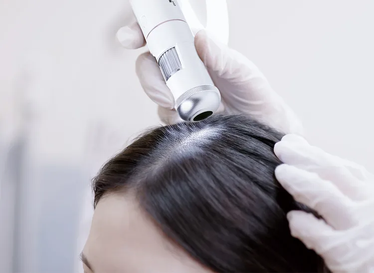 juliArt「頭皮健康月」活動提供線上與實體頭皮檢測雙軌計畫，鼓勵民眾每年炎夏定期檢測頭皮健康。品牌提供