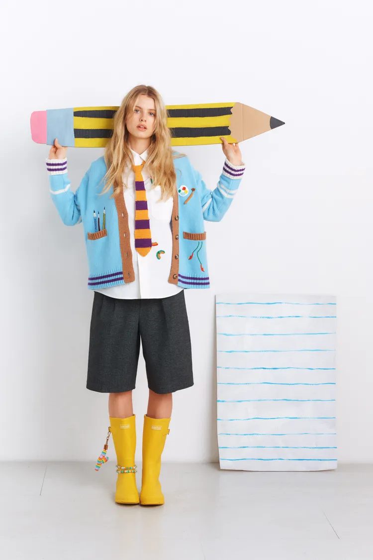 MIRA MIKATI刺繡針織開襟衫，3萬980元。品牌提供