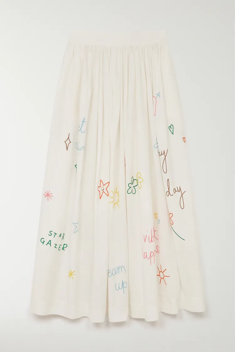 MIRA MIKATI塗鴉刺繡半身裙，3萬980元。品牌提供