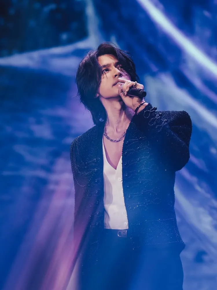 言承旭當晚配戴Tiffany & Co.珠寶登台。翻攝言承旭IG