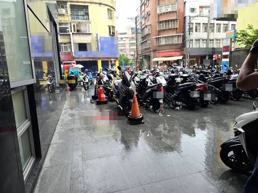 汐止行政中心「有人8楼掉下来」 69岁男伤重...家属已放弃急救