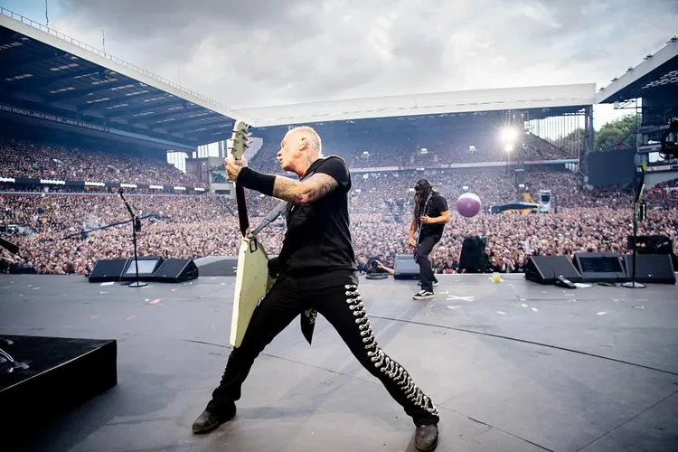 「Back to the Beginning」演唱會盛況。翻攝ozzyosbourne IG