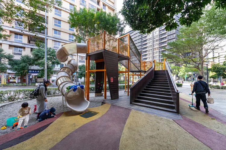 「北大悠揚」鄰近龍學公園。北大悠揚提供