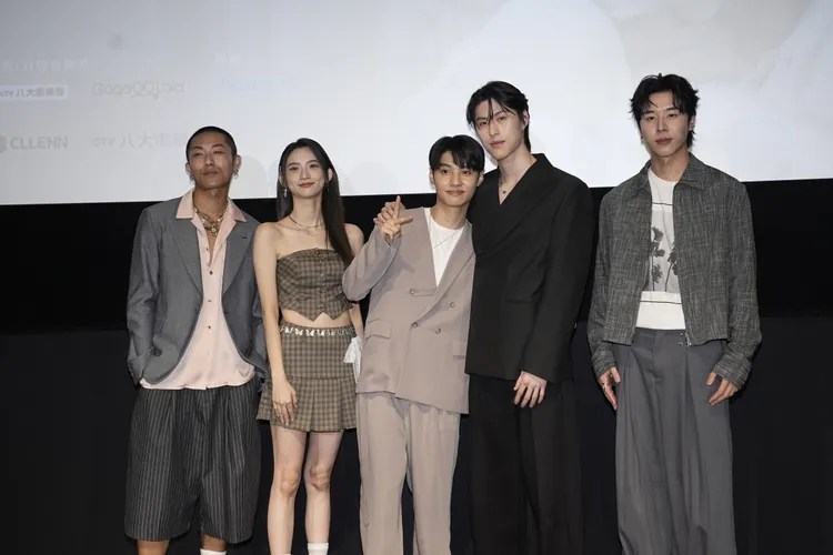 《秘密關係Secret Lover》主演群大合照。攝影中心攝