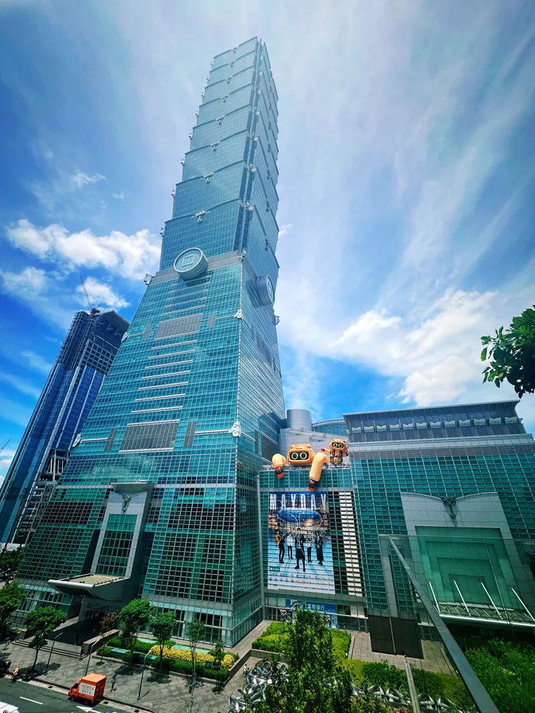 五月天斥資900萬打造巨大喵星人萌登台北101。相信音樂提供