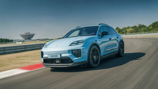 百万达阵!第100万台Porsche Macan正式于莱比锡下线