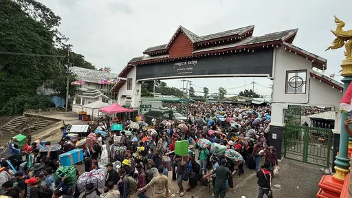 泰柬戰火|2萬柬埔寨勞工憂全面開戰 扛家當趕回家鄉