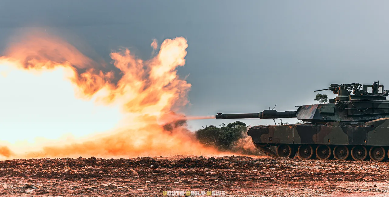 M1A2T战车主砲射击。青年日报提供