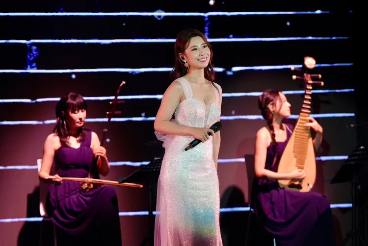 陳怡婷把首場演唱會線給爸爸。攝影中心攝