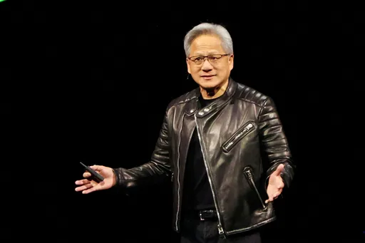 史無前例!輝達市值衝破4兆美元 黃仁勳晉升「4兆男」